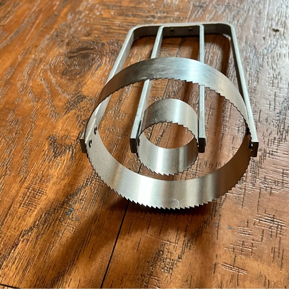 Vntge Pineapple Cutter Aluminum Handle Stainless Steel Base Duel Biscuit Cutter - Picture 6 of 7